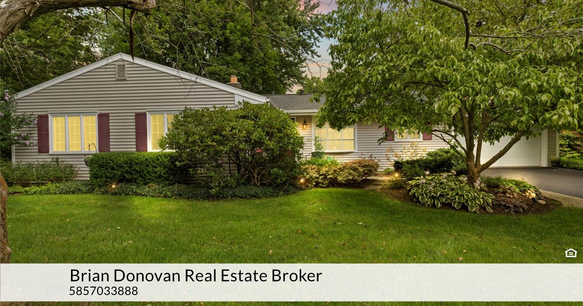 1 Larchwood Dr, Pittsford, NY 14534